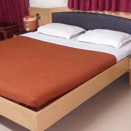 Hotel Sheetal Palace Pune Ngoại thất bức ảnh